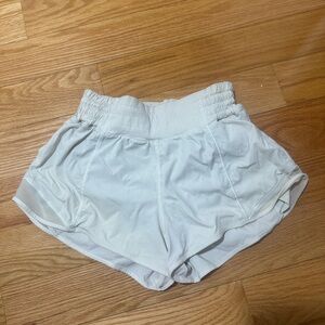 White Lululemon Size 4 Hotty Hot Shorts 3in
